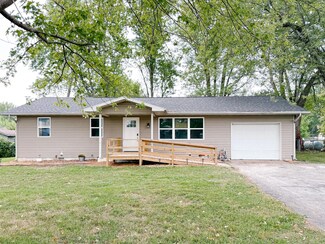 102 E Self St, Pleasant Hope, MO 65725