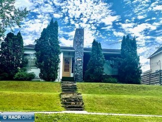 421 7th St NW, Chisholm, MN 55719