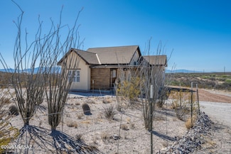 1843 N Spanish Bayonet Dr, Tombstone, AZ 85638