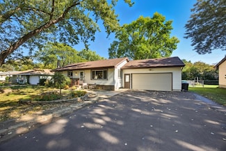 7739 Woodlawn Dr, New Brighton, MN 55112