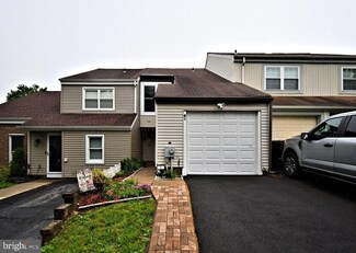4 Jack Ladder Cir, Horsham, PA 19044