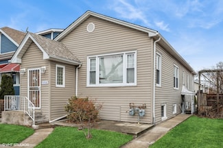 5718 W Melrose St, Chicago, IL 60634