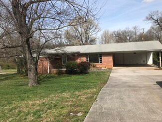 1815 E Hunt Rd, Maryville, TN 37804