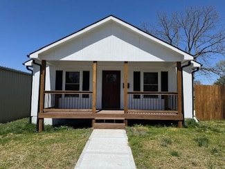 321 E 5th St, Cameron, MO 64429