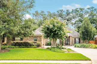 224 Canyon Oak Dr, Lake Jackson, TX 77566