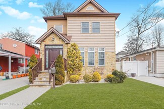 45 Elmwood Ave, Staten Island, NY 10308
