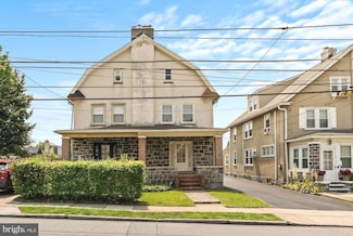 2426 E County Line Rd, Ardmore, PA 19003