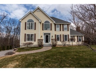 71 Berry Patch Ln, Auburn, NH 03032