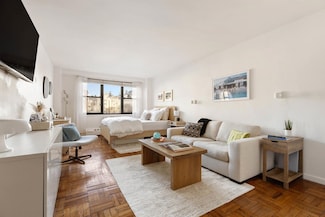 230 E 15th St Unit 8R, New York, NY 10003