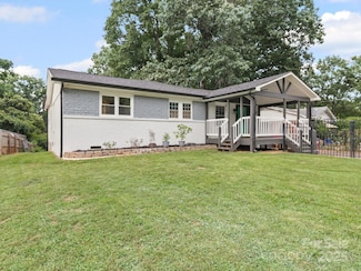 430 Edgegreen Dr, Charlotte, NC 28217