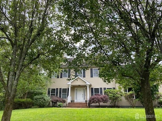 25 Orris Ave, Piscataway, NJ 08854