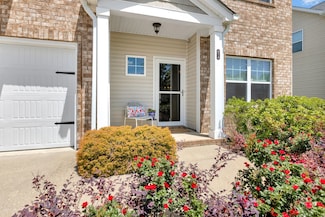 614 Whirlaway Dr, Burns, TN 37029