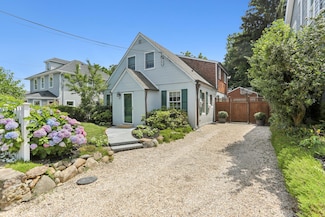27 Soundview Ave, Locust Valley, NY 11560