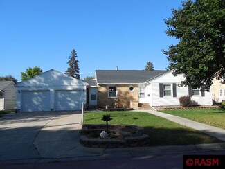 111 111 Sw 3rd St, Madelia, MN 56062