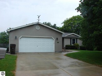 515 E Arcada St, Ithaca, MI 48847