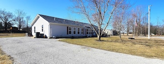 8543 E Bond St, North Webster, IN 46555