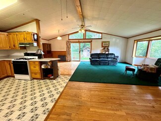 442 Stage Rd, Plainfield, NH 03781