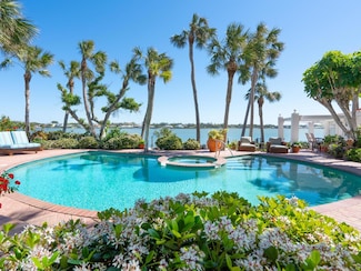 2110 Casey Key Rd, Nokomis, FL 34275