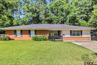 1704 Oakwood Dr, Troup, TX 75789