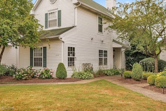 375 Vista Cir Unit 23C, North Olmsted, OH 44070