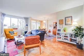 10401 Grosvenor Place Unit 304, Rockville, MD 20852