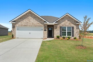 154 Heritage Lakes Blvd, New Market, AL 35761
