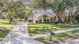 1017 Royal Birkdale Dr, Tarpon Springs, FL 34688