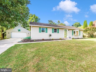 912 E F St, Brunswick, MD 21716