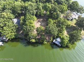 2522 Palmer Dr, Lenoir City, TN 37772