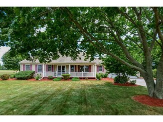 454 Indian Corner Rd, Saunderstown, RI 02874