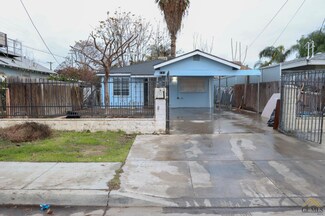 1101 1/2 Gage St, Bakersfield, CA 93305