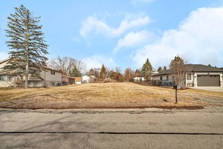 134 Holly Ave, Darien, IL 60561