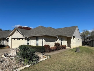 32 Fairway Ln, Meadowlakes, TX 78654