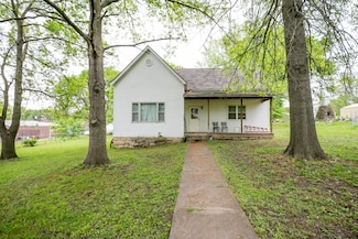 306 E Main St, Bunceton, MO 65237