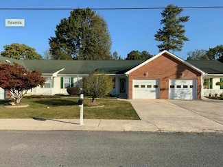 223 Flagstone Dr, Rossville, GA 30741