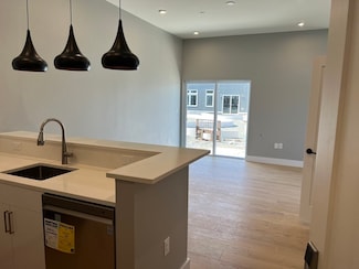60 Cross St E Unit 217, Somerville, MA 02145