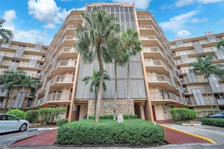 3301 N Country Club Dr Unit 309, Miami, FL 33180