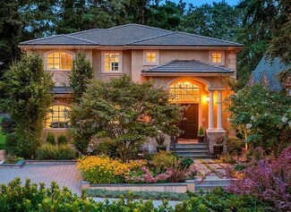 2010 Broadmoor Dr E, Seattle, WA 98112