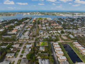 1205 Sandpiper St, Naples, FL 34102