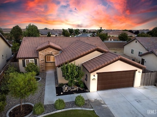9029 Midnight Creek Way, Bakersfield, CA 93311