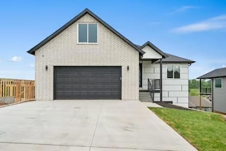 2113 N 26th St, Ozark, MO 65721