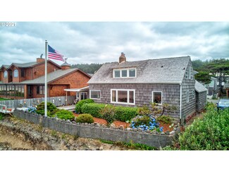 3216 Pacific Ave, Cannon Beach, OR 97145