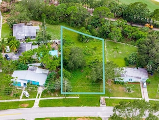 607 21st St SW, Vero Beach, FL 32962