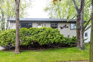 1208 E Layton Ave, Appleton, WI 54915