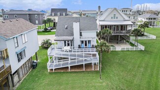 4143 Defender Ln, Galveston, TX 77554