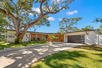 8390 40th Ave N, Saint Petersburg, FL 33709