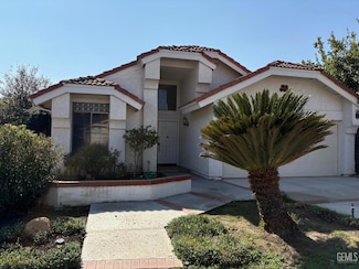 8009 Chaucer St, Bakersfield, CA 93311