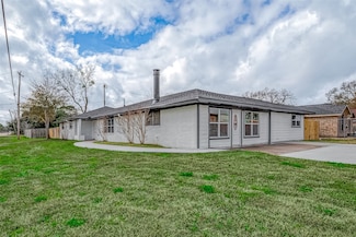 300 Lane Dr, Rosenberg, TX 77471