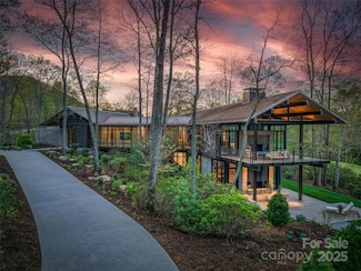 374 Walnut Valley Pkwy, Avery Creek, NC 28704