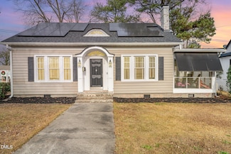 604 W Divine St, Dunn, NC 28334